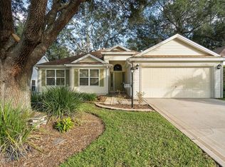 135 Costa Mesa Dr, Lady Lake, FL 32159