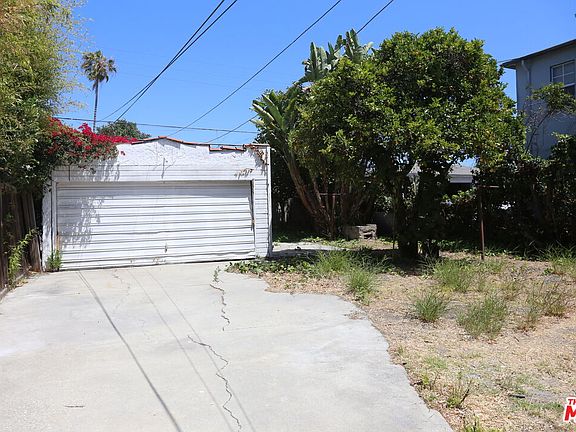 3rd image of 2232 S Ridgeley Dr