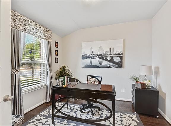 3rd image of 2935 Bluffstone Dr