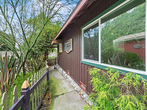 3rd image of 483 Sturtevant Dr