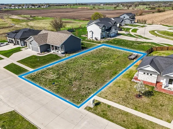 2610 8th Ave SW, Altoona, IA 50009