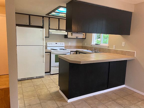 2nd image of 1511 Legion Way SE