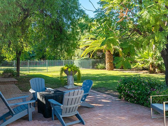 3rd image of 2330 E COLTER Street