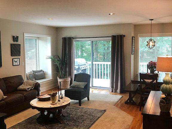 2nd image of 21305 NE 60th Pl