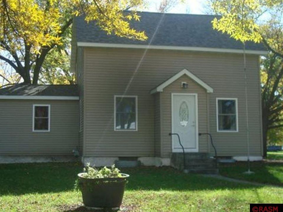 422 E Main St, Madelia, MN 56062 Zillow