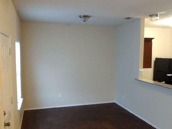 5th image of 2343 Aldergate Dr