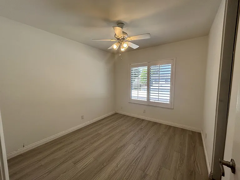 714 Briarwood Ln — Photo 14