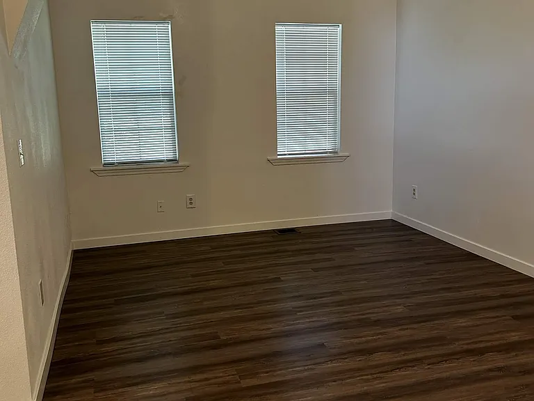 3043 SE 9th Ave — Photo 3