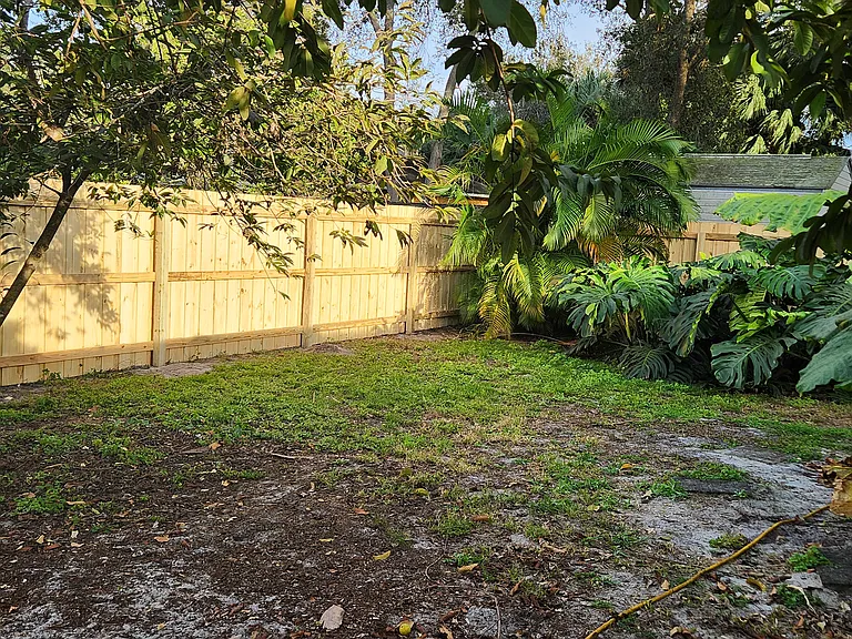 6050 Adina Rd — Photo 5