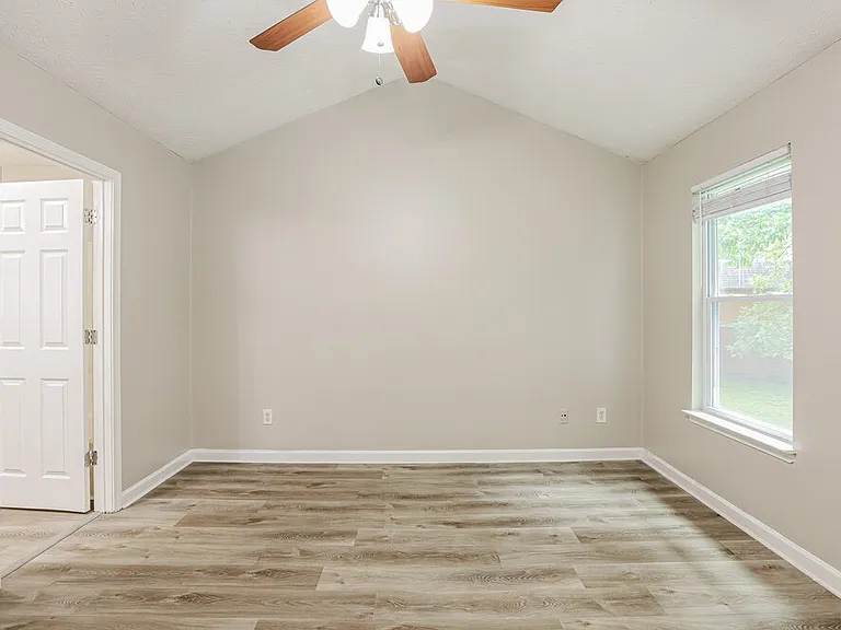 54 Virginia Heights Dr — Photo 9