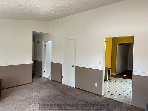 5th image of 2413 N Custer Ave