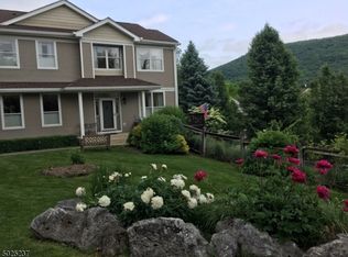 2 Hornbeam Way, Hardyston, NJ 07419