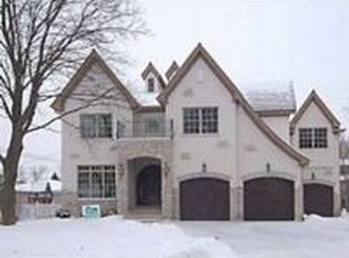 821 Iris Ln, Naperville, IL 60540