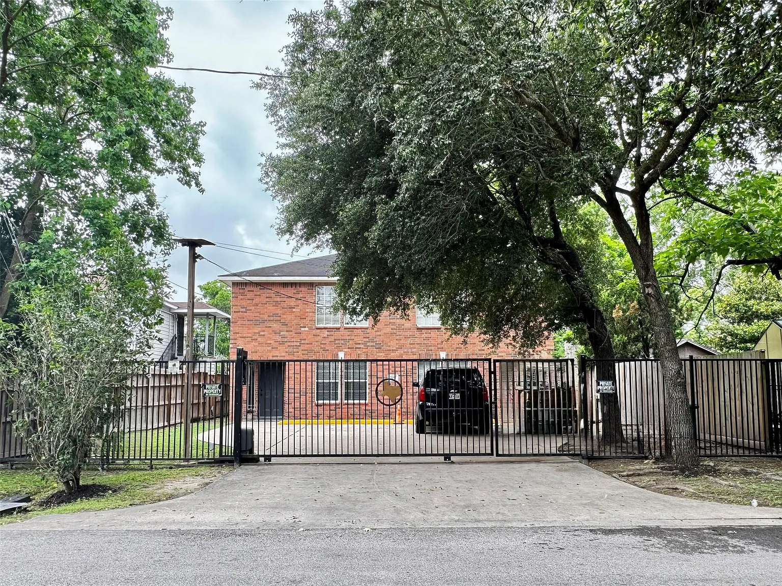 2 bed, 1.5 bath, 1209 sqft, $1,400 — Photo 1