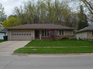 4208 Sergeant Rd, Sioux City, IA 51106