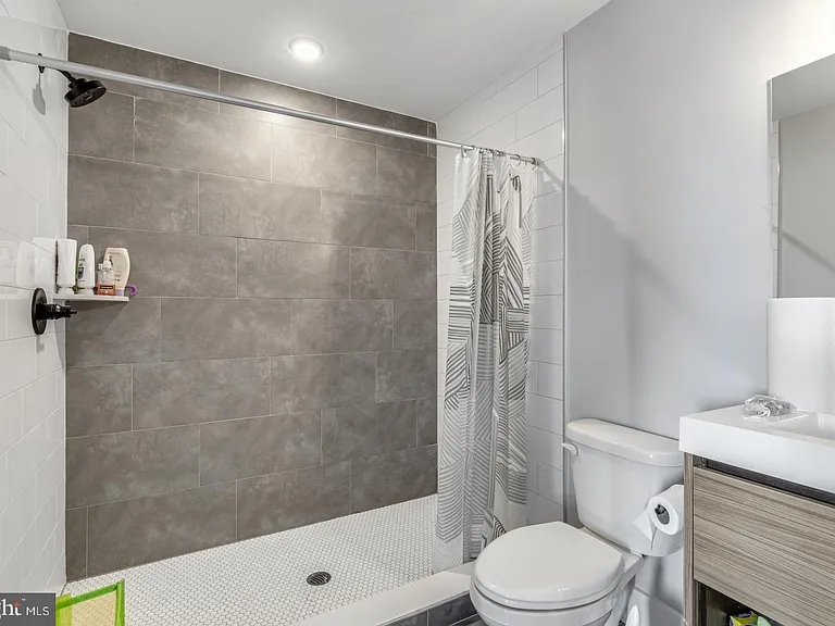 3965 Lancaster Ave #304 — Photo 12