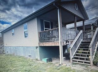 168 1st St, Rainelle, WV 25962