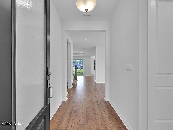 4th image of 808 GOLDENROD Drive