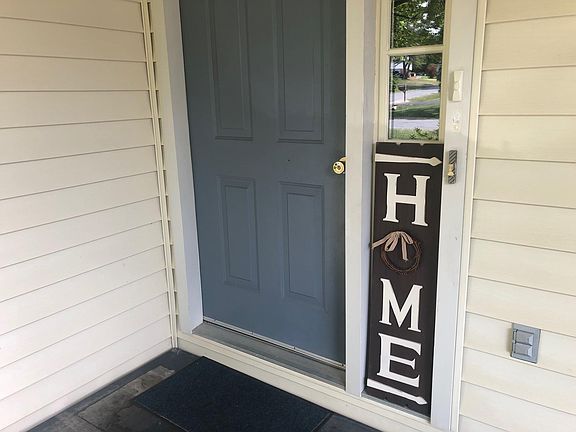 5th image of 95 Cambridge Dr