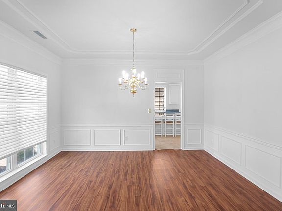 5th image of 29653 Lyons Dr