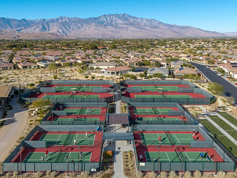 Pickleball/Bocce Area