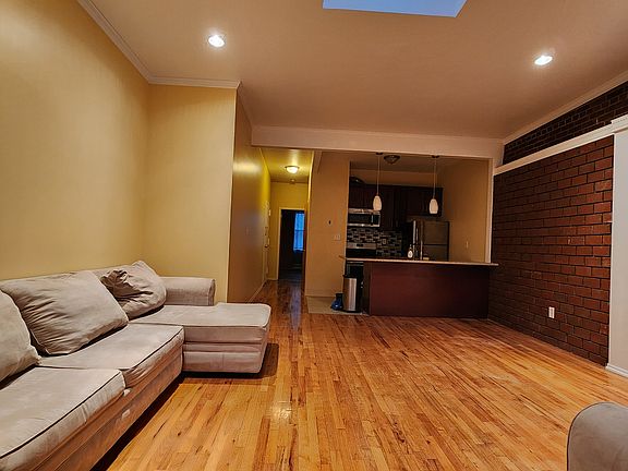 3rd image of 27 W 126th St APT 3