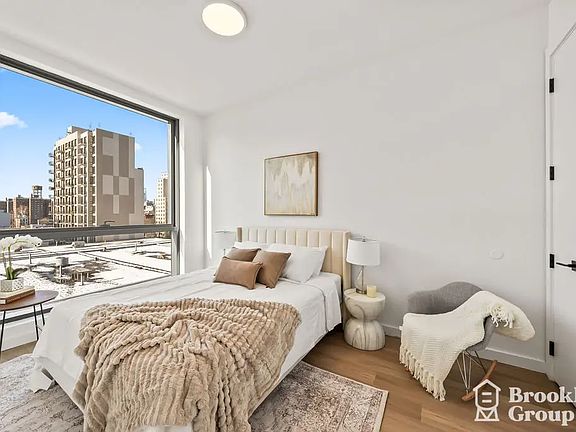 5th image of 556 Baltic St #901