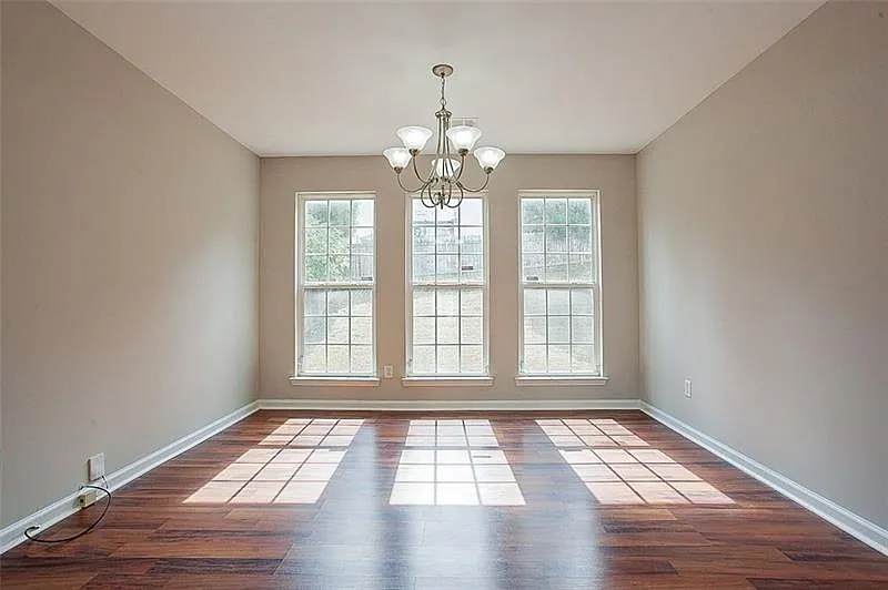 3 bed, 2.5 bath, 2020 sqft, $2,275 — Photo 4