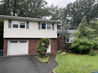 37 Edgewood Dr, Township Of Washington, NJ 07676