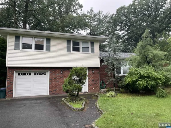 37 Edgewood Dr, Township Of Washington, NJ 07676