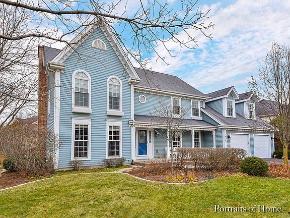 Great corner lot on the edge of a cul-de-sac