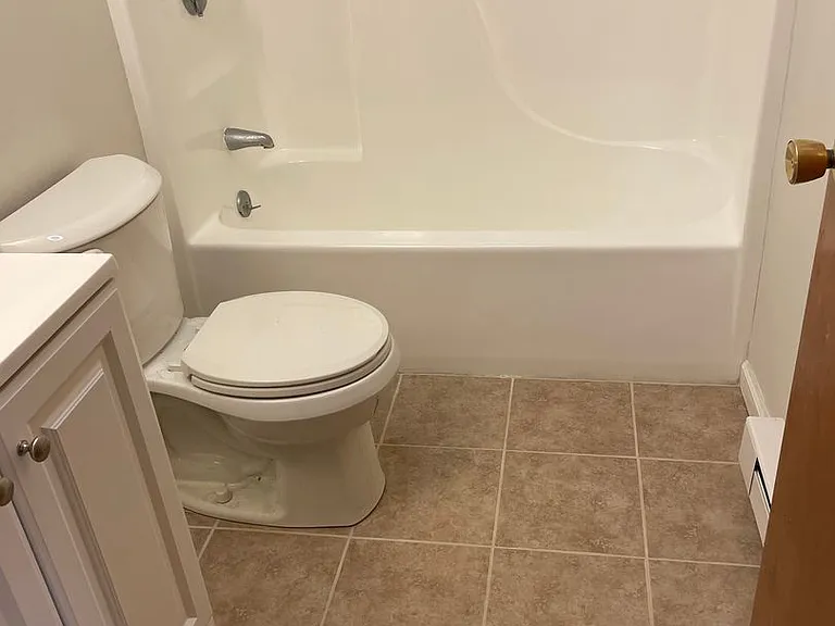 492 East St #25 — Photo 10