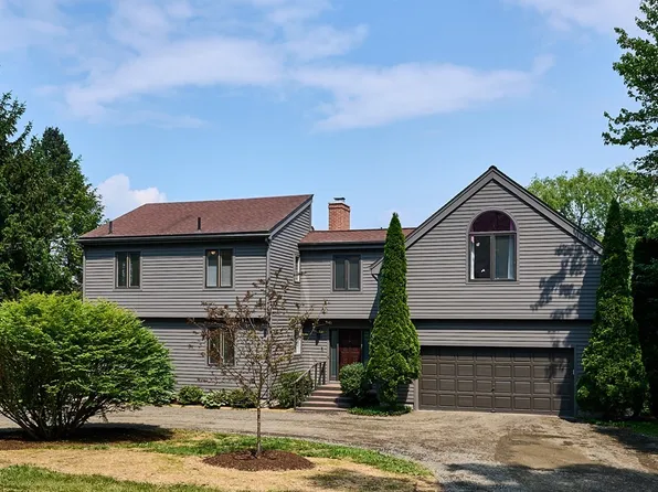 826 S East St, Amherst, MA 01002