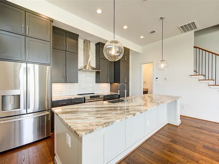 2418 Gray St — Photo 10