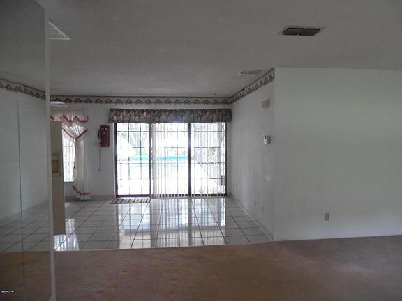 2nd image of 590 SW Shorewood Dr