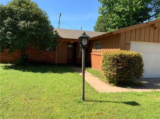 1527 W Mississippi Ave, Chickasha, OK 73018