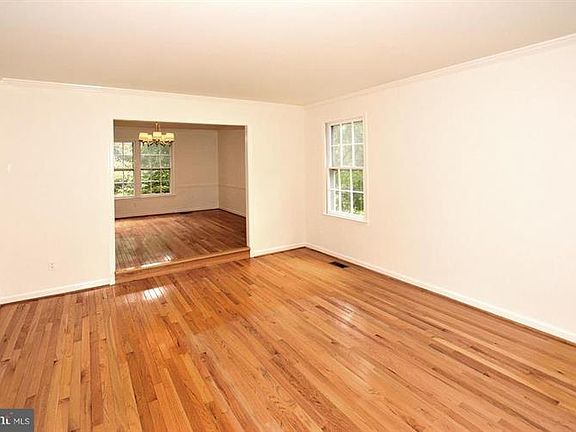 3rd image of 8327 Chapel Lake Ct