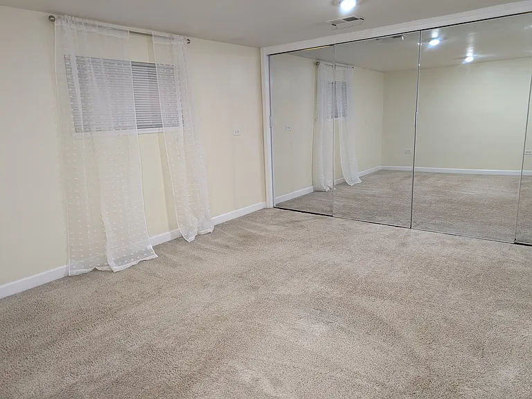 2226 N Burling St #1 — Photo 10