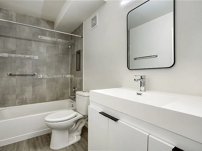 Presidio Palms Apartments — Photo 47