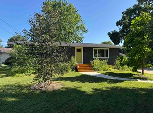 401 Mound St, Decorah, IA 52101