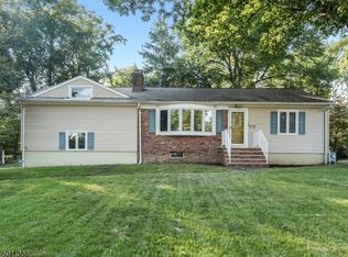 7 Craydon St, Morris Plains, NJ 07950