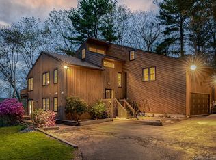 73 Fox Ridge Ln, Tolland, CT 06084