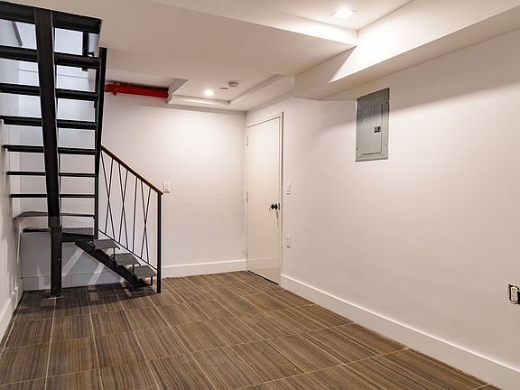 5th image of 1053 Jefferson Ave #1FA