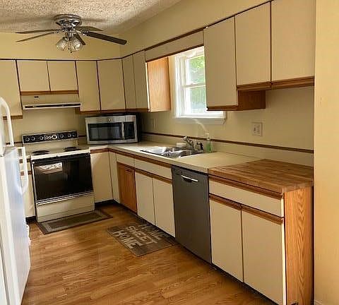 4th image of 2935 S Deerfield Ave