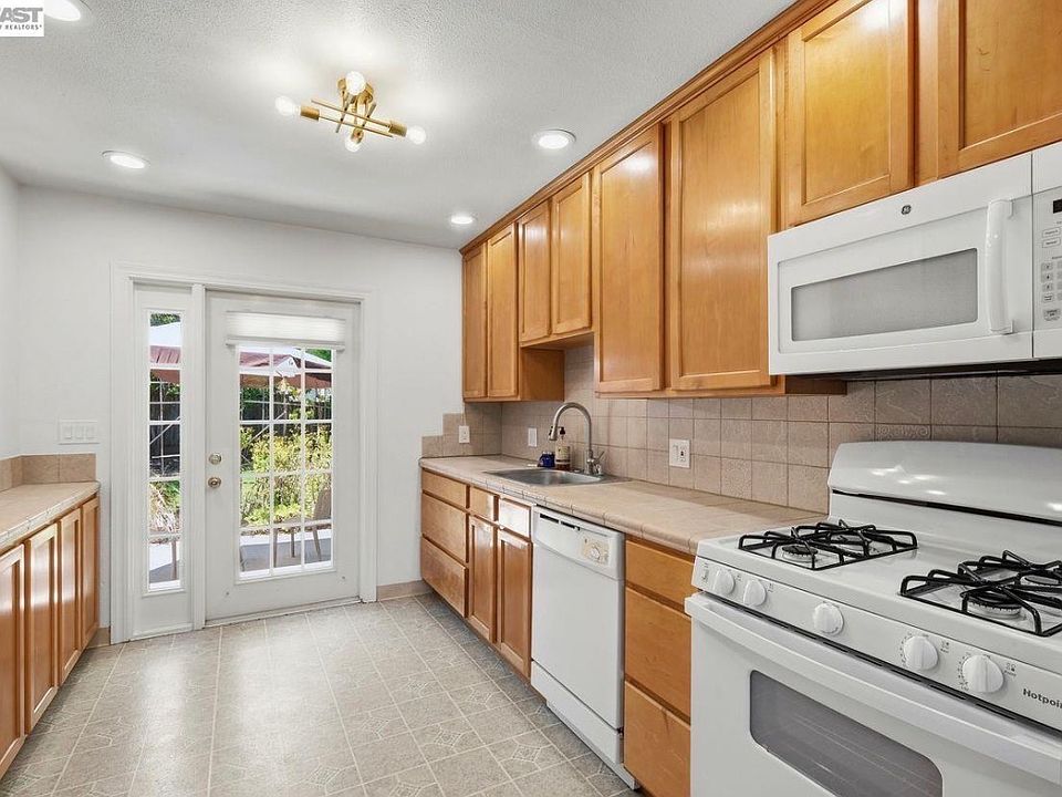 1st image of 43449 Jerome Ave