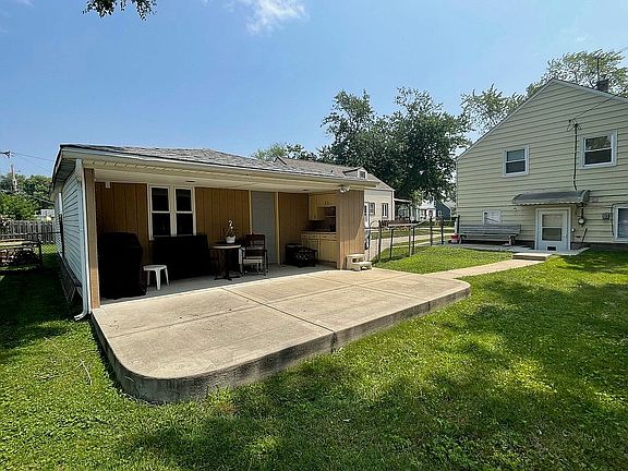 4th image of 3120 W 114th Pl