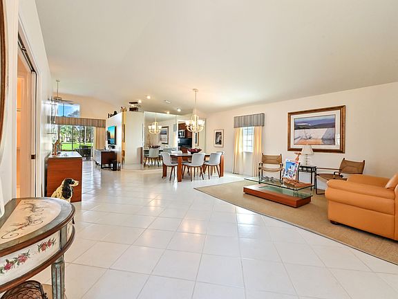 3rd image of 14066 Glenlyon Court