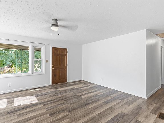 4th image of 222 E Gordon St