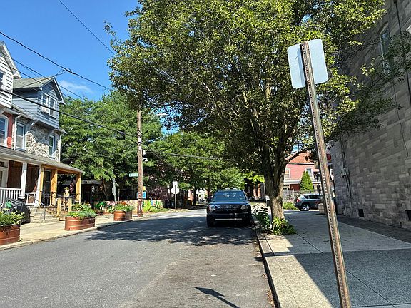 5th image of 532 Pershing Ave