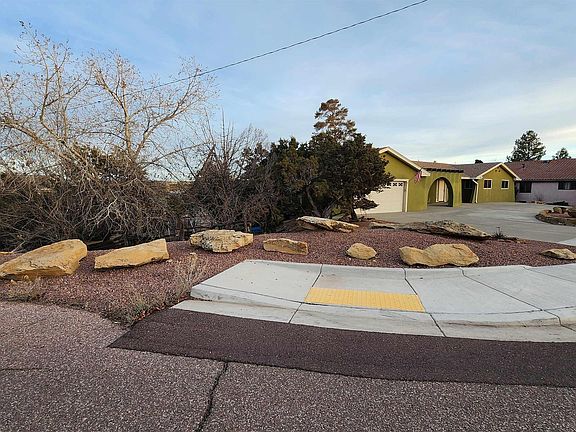 3rd image of 1711 Linda Dr